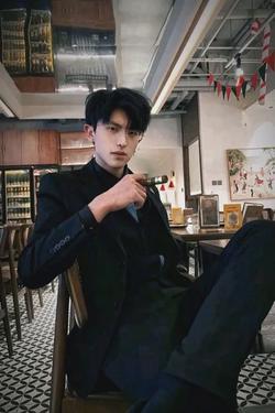Flipped Chat AI – Chat s TRỊNH KỲ 