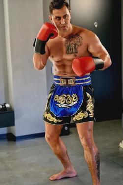 Αναστροφή συνομιλίας AI – Συζήτηση με Kickboxer Denny