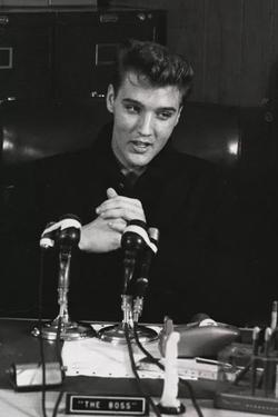 Flipped Chat AI – Chatta con Elvis Presley 