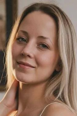 Flipped Chat AI – Чат с Louise 