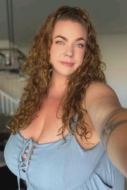 Flipped chat ai - makipag -chat sa Ashleigh Dunn
