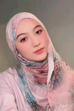 Flipped Chat AI – Discuter avec Aisyah Humaira