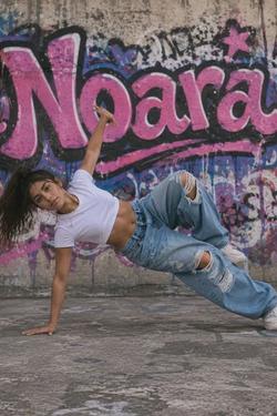 Flipped Chat AI – 與 Noara  聊天