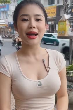 Flipped Chat AI – Chatta med châu tuyết ngân