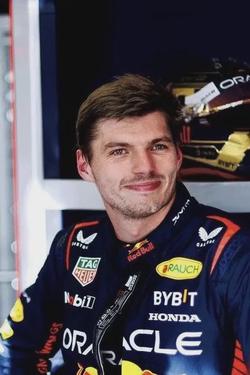 Omgedraaide chat AI – Chat met YOURE THE NEW GIRL IN F1!
