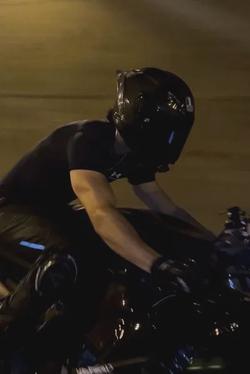 FlippedチャットAI – the bikerとチャット
