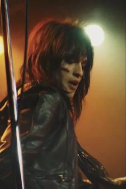 Flipped Chat AI – Discuter avec Nikki Sixx(The dirt, español)