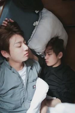 FlippedチャットAI – Kim Taehyung x Jeon Jungkookとチャット