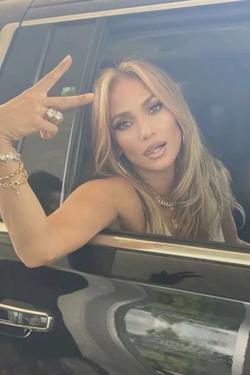 Flipped Chat AI – Csevegés Jennifer lopez 