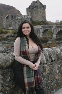 FlippedチャットAI – Eilidh “Eil” Fraserとチャット