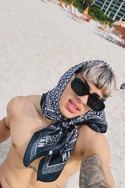 AI trò chuyện đảo ngược – Trò chuyện với Mick