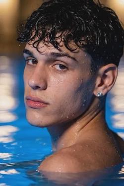Flipped chat ai - makipag -chat sa Erick dias 