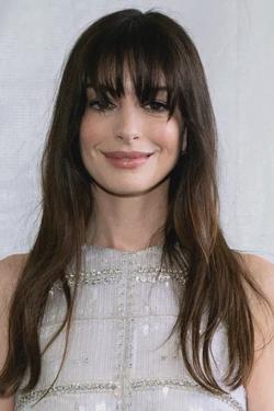 Flipped Chat AI – razgovarajte s Anne Jacqueline Hathaway 