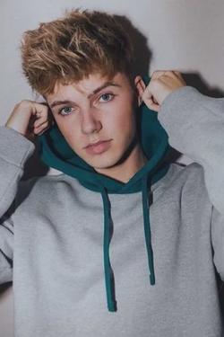Flipped Chat AI – Чат с Hrvy