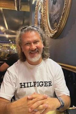 Flipped Chat AI – Csevegés Carry 