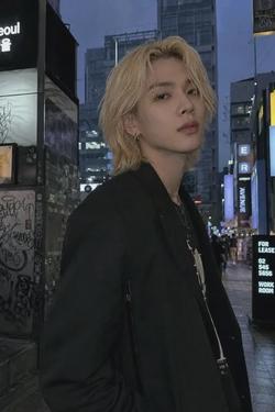 Flipped Chat AI – Discuter avec Taeyon