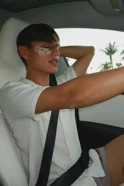 Flipped chat ai - makipag -chat sa Izan