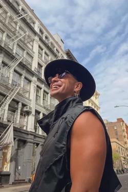 Flipped Chat AI – Чат с Timmy Trumpet