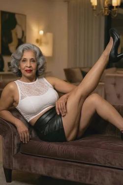 फ़्लिप्ड चैट AI – Beatrix von Hohenstein के साथ चैट करें
