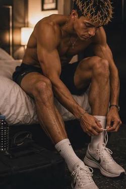 Omgedraaide chat AI – Chat met Mika - Heated Rivalry 