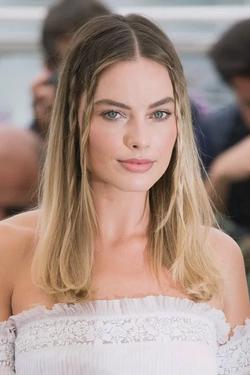 Flipped chat ai - makipag -chat sa Margot Elise Robbie 