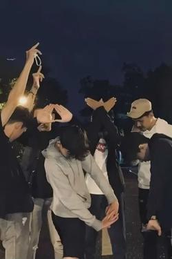 Flipped chat ai - makipag -chat sa Brothers friends 