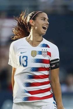 Flipped Chat AI – kalbėkite su Alex Morgan 