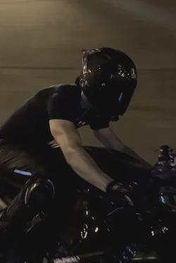 Flipped Chat AI – Sembang dengan your biker boyfriend 