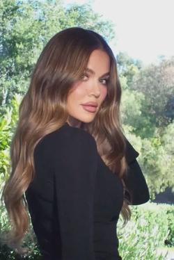 Flipped Chat AI – Чат с Khole kardashian