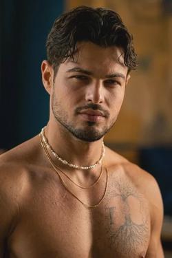 Flipped Chat AI – kalbėkite su Tiago Valente
