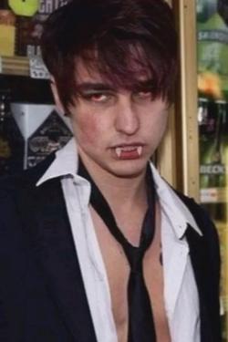 Flipped Chat AI – razgovarajte s Vampire Colby Brock