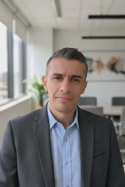 Flipped Chat AI – แชทกับ Adrián Valdemar