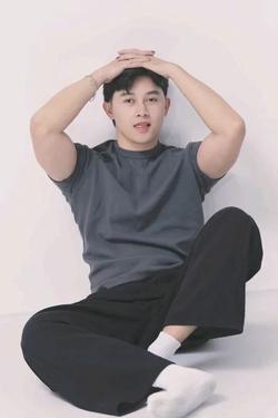Flipped chat ai - makipag -chat sa Kurt Jeremy