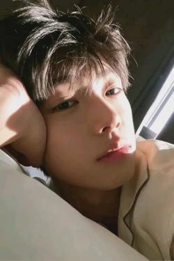 Flipped Chat AI – 與 吉翁 zeon  聊天