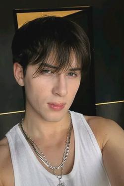 Flipped Chat AI – Chat Santos Bravos-Alejandro 