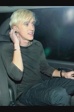 Flipped Chat AI – แชทกับ Tom Felton (hermanastro)