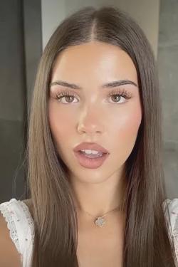Flipped Chat AI – kalbėkite su Leah