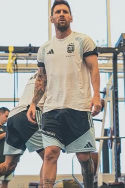 Flipped Chat AI – Chatear con Leonel Messi 