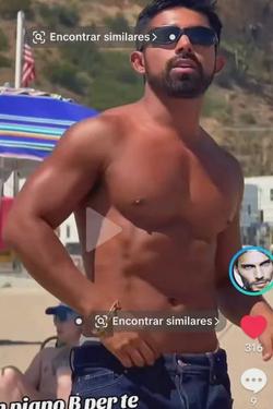 Odwrócony czat AI – rozmawiaj z Adrián Valderrama