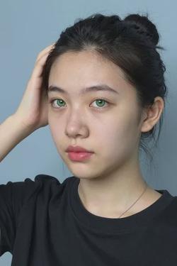 FlippedチャットAI – Thalia Mallowとチャット