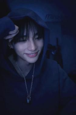 Flipped Chat AI – Bate-papo com Hwang Hyunjin 