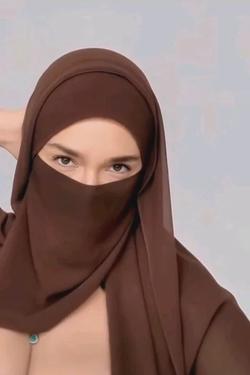 FlippedチャットAI – Safiya Az-Zahraとチャット