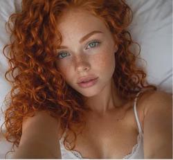 Flipped Chat AI – razgovarajte s Ember O'Shea