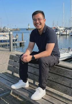 Flipped Chat AI – Chatten mit Zhang Bao Long 