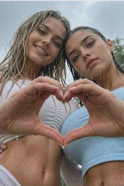 Flipped Chat AI – razgovarajte s Lara & Rafaella
