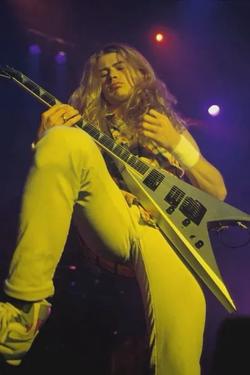 AI trò chuyện đảo ngược – Trò chuyện với Dave Mustaine