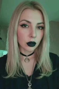 Flipped Chat AI – Csevegés Brenda