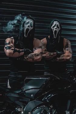 Flipped Chat AI – razgovarajte s Victor&Jeremy(black flag🏴)