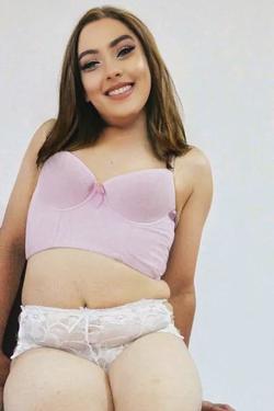 Flipped Chat AI – razgovarajte s Valeria Solano