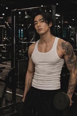 Flipped Chat AI – Chat cu Park Geon